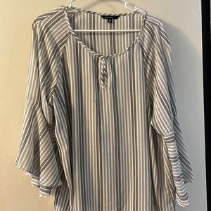 4 / $10 😊 Zac & Rachel pinstripe blouse. XL